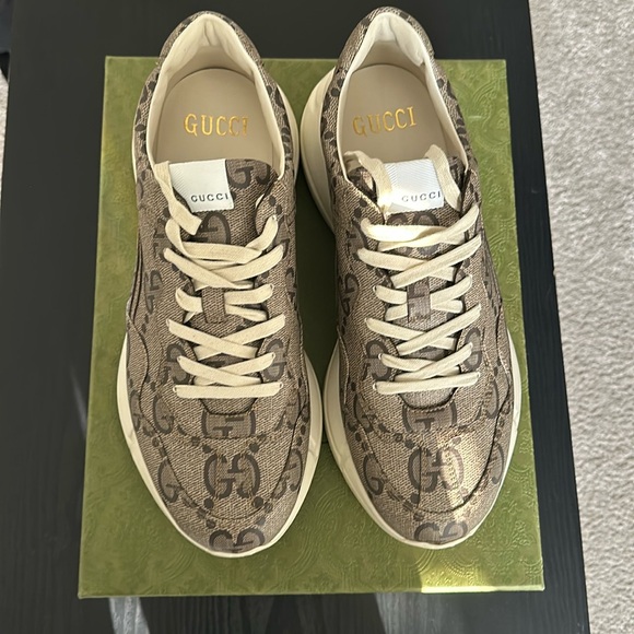 Gucci Sneakers - Picture 1 of 4